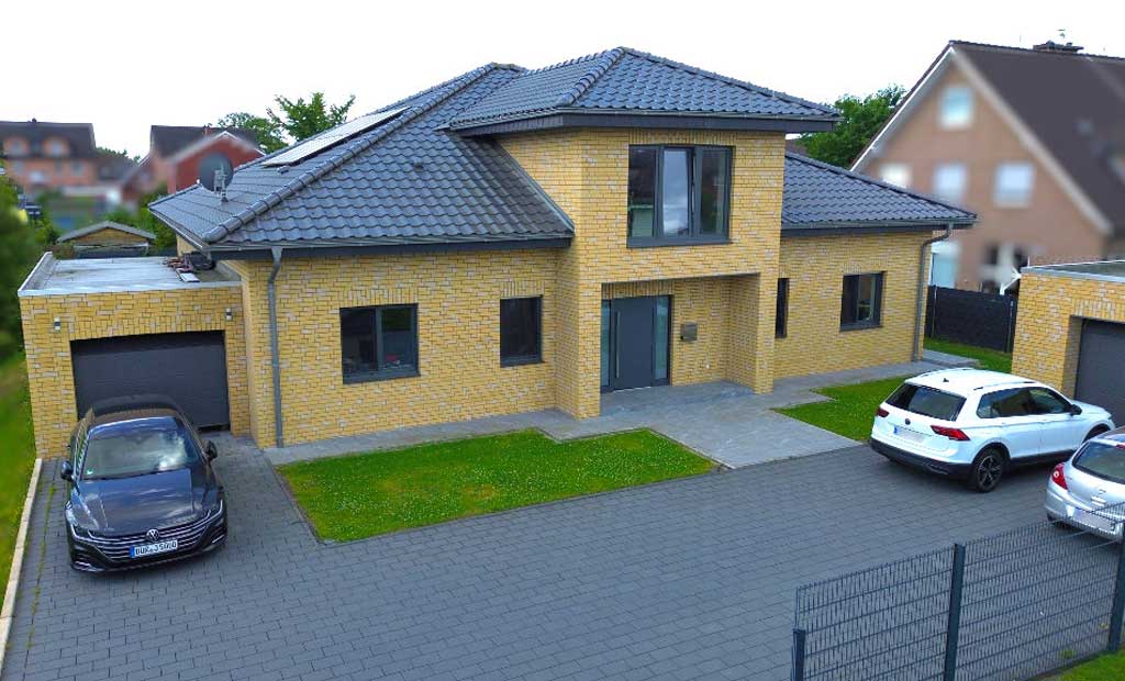 Oppenhome Immobilien - Großes Ein-Zwei-bis-Dreifamilienhaus *TOP Zustand*