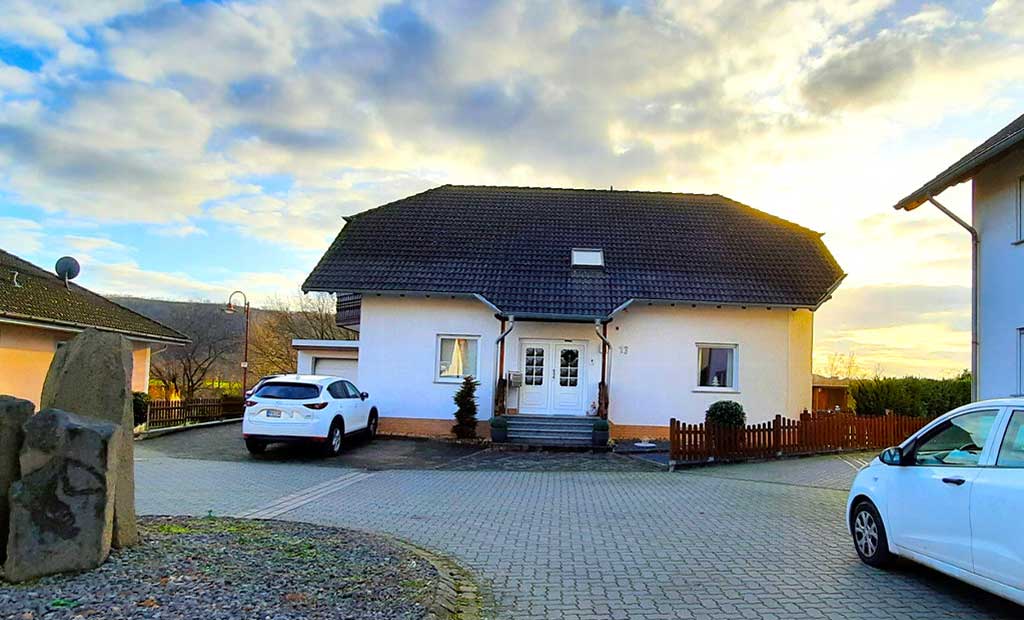 Oppenhome Immobilien - Sehr gepflegtes Einfamilienhaus mit vielen Extras (Selbstnutzung oder vermieten, 3 mögliche Wohneinheiten)